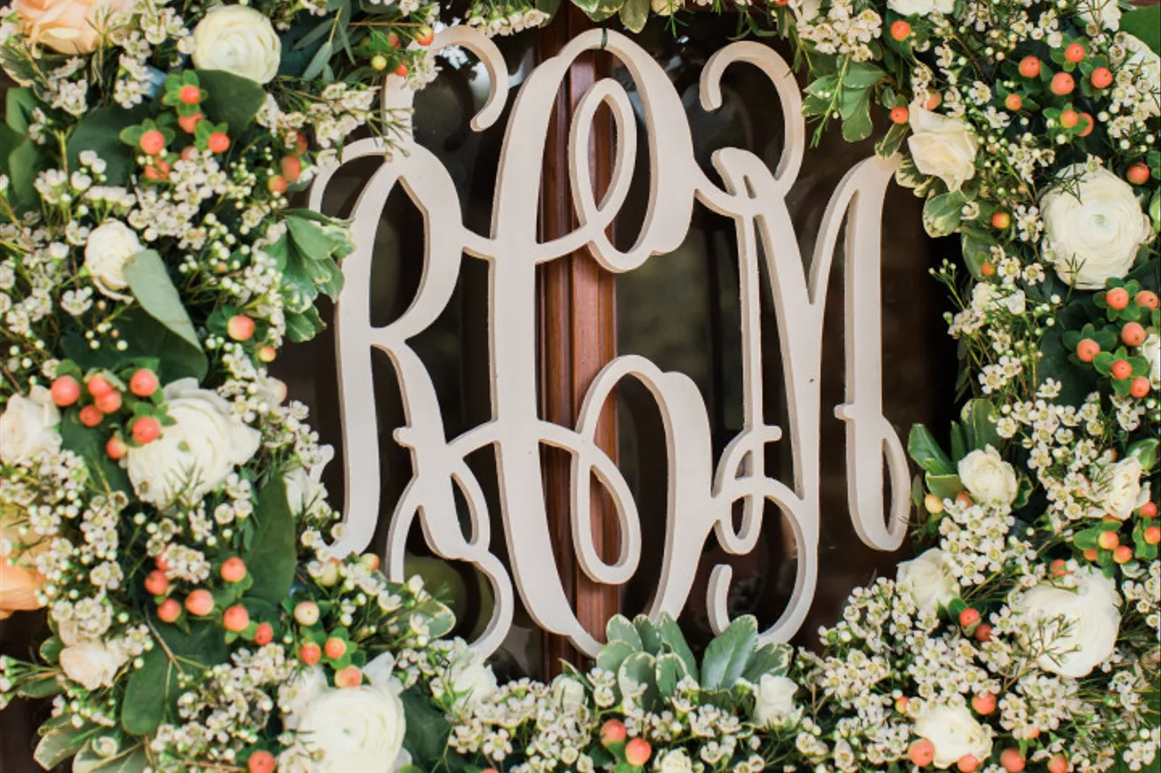 18 Wedding Monogram Ideas to Show off Those New Initials