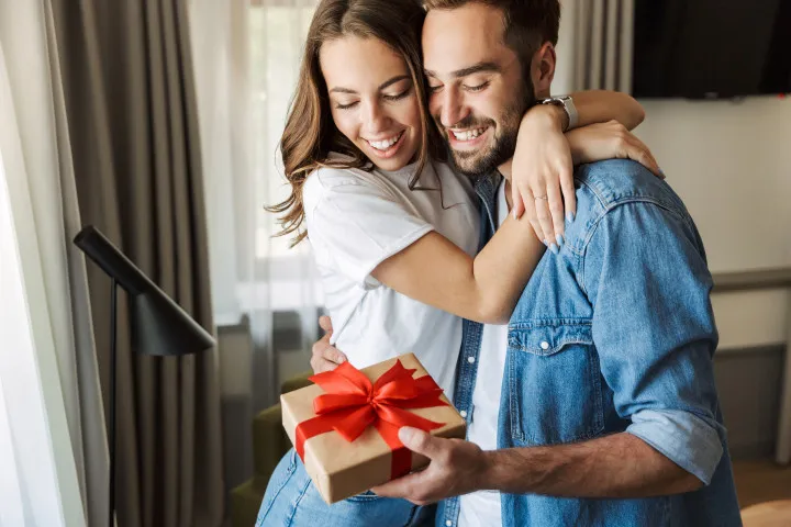 Engagement Gift Ideas the Couple Will Actually Love
