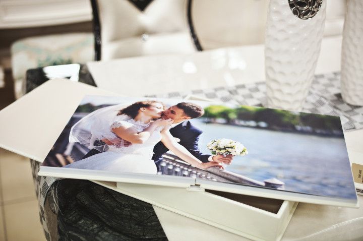 The 9 Best Ways to Share Your Wedding Photos