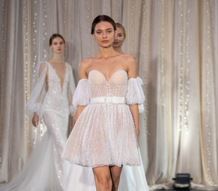 19 Ways to Rock the Pearl Wedding Dress Trend