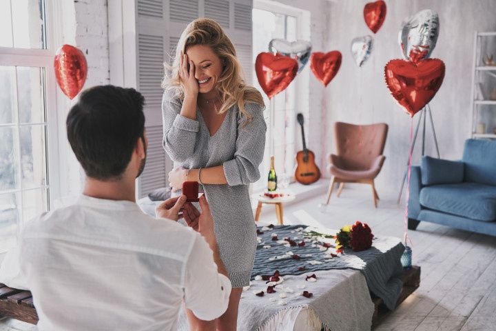 Can’t Decide What to Say When Proposing? Try One of These 26 Super-Romantic Quotes