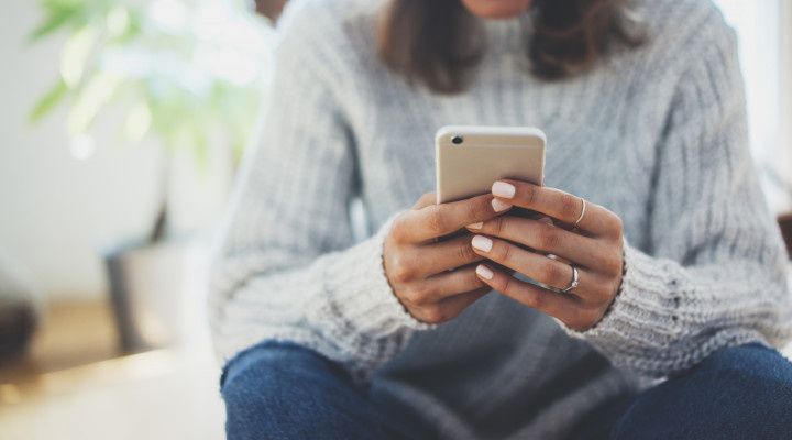 6 Texts NEVER to Send Your Partner 