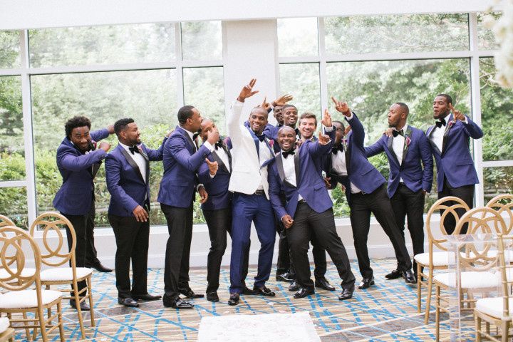 When Should the Groom and His Groomsmen Pick Up Their Wedding