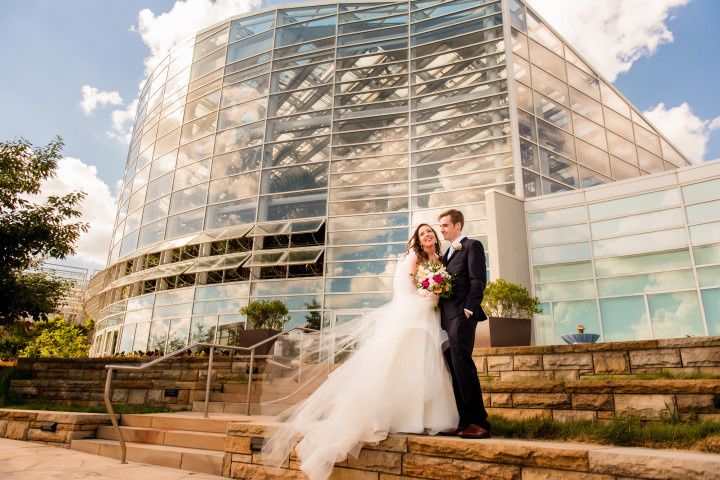 wedding couple at phipps conservatory