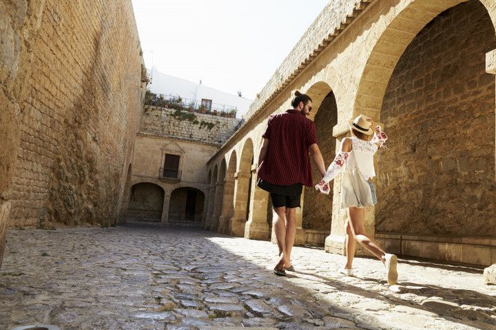 How to Ace Your First Big Vacation Together (Like Your Honeymoon!)