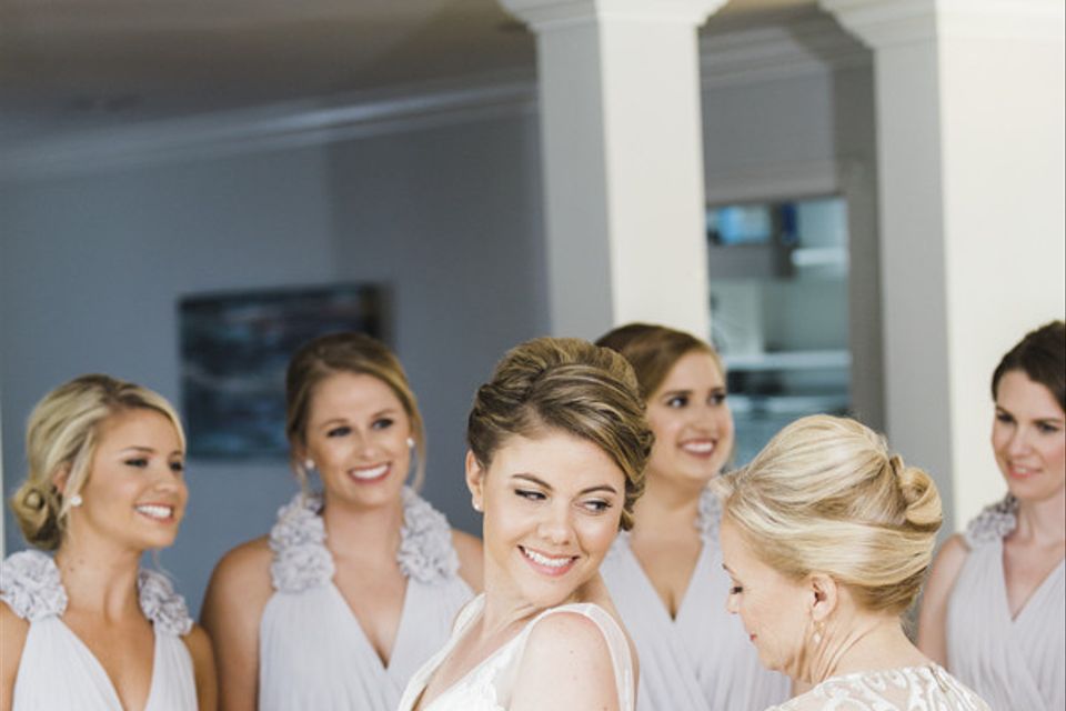 When Mom Doesn't Like Your Wedding Dress: Here's What to Do