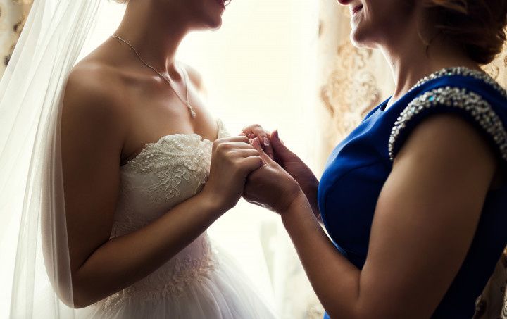 6 Mother of the Bride Etiquette Rules You've Got to Follow