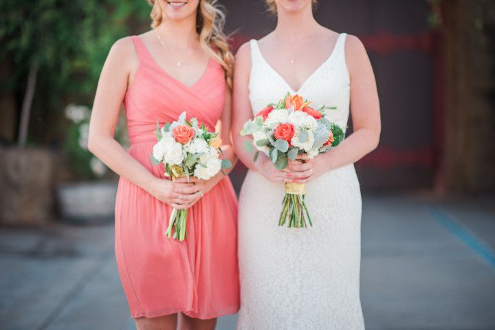 bride and maid of honor bouquets