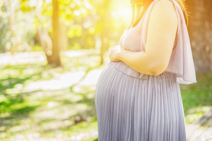 pregnant wedding guest