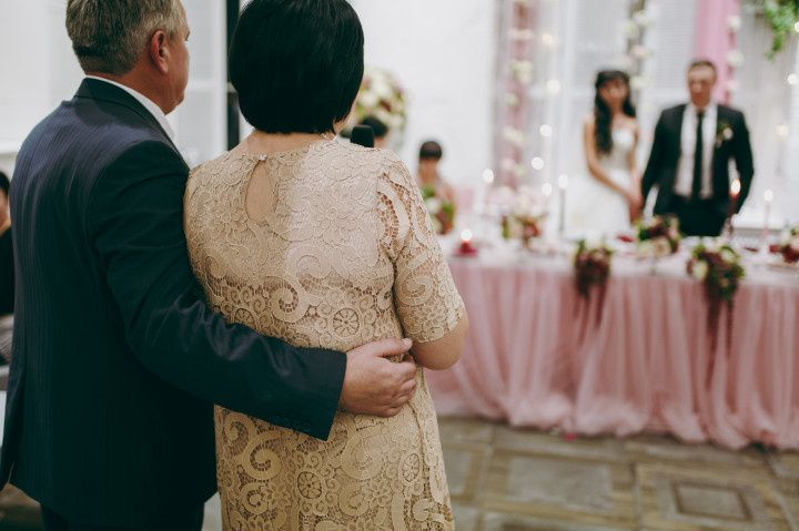 5 Things Your Parents Shouldn't Help With During Wedding Planning