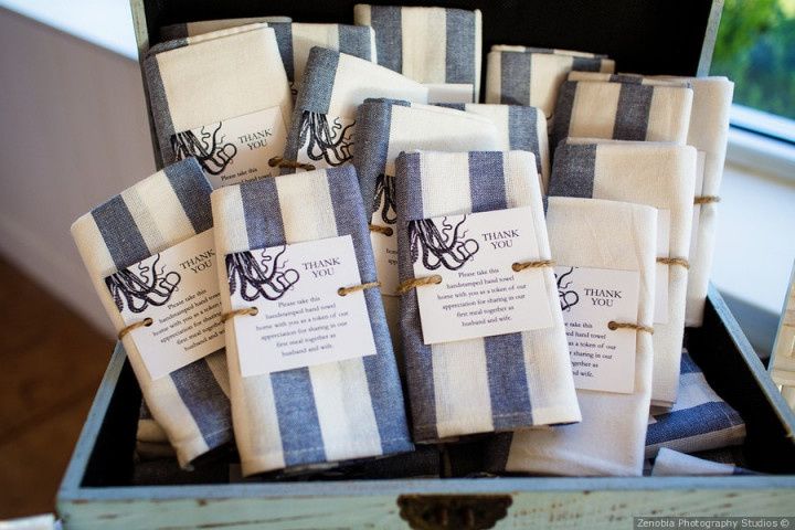 3 Ideas for Personalized Wedding Favors