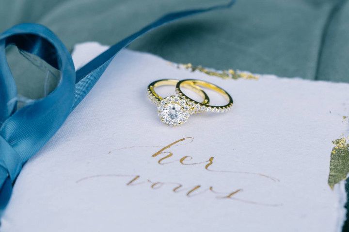 How to Pair Your Engagement Ring With a Wedding Band