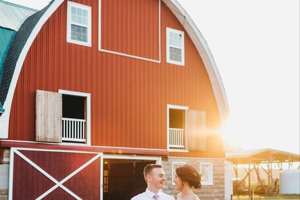 covered bridge inn couple