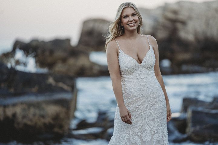 lace spaghetti strap wedding dress