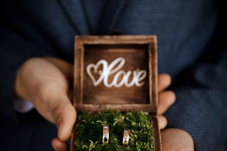 Rustic wedding ring deals holder