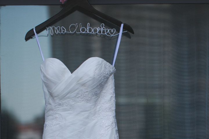 How Many People Should You Bring Wedding Dress Shopping?