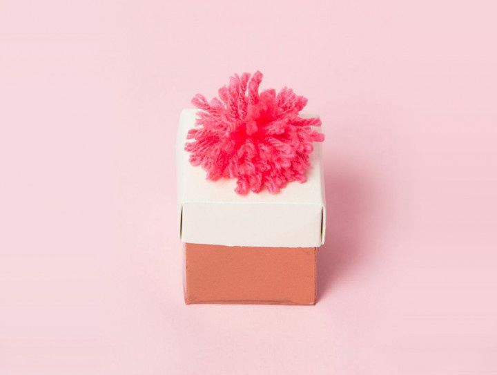 Yarn Pom Pom Wedding Favor Box DIY