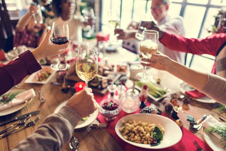 holiday table toast