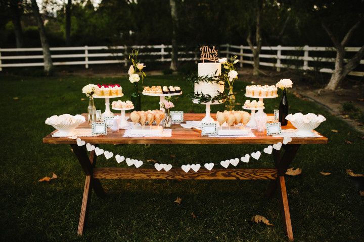 Cake table outdoors