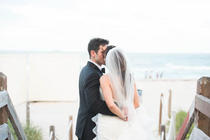 beach wedding couple