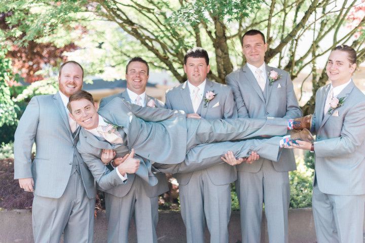  Groomsmen