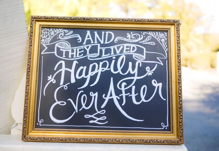 11 Romantic Wedding Signs We Love