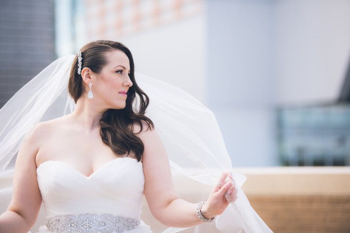 bride with veil 