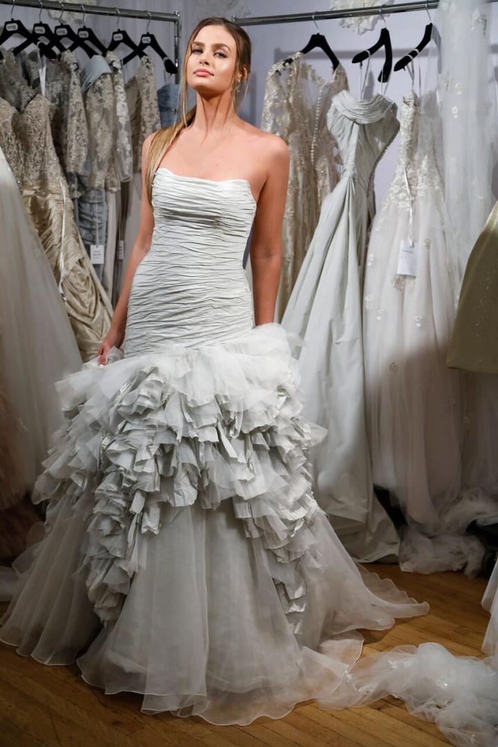 Asymmetrical tulle 2024 wedding dress