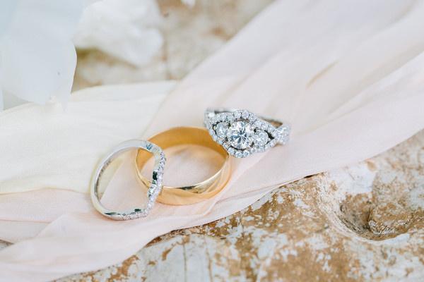 Romantic Wedding Rings & Engagement Rings