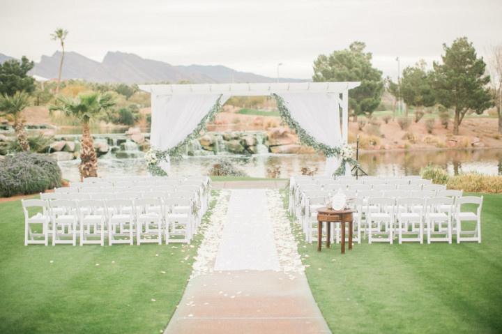 outdoor wedding ceremony with views of Red Rock Mountains in Las Vegas