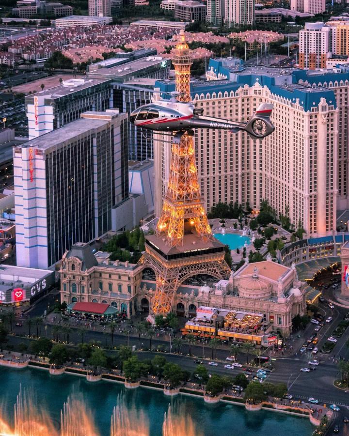 helicopter tour over Las Vegas Strip and Bellagio Fountains