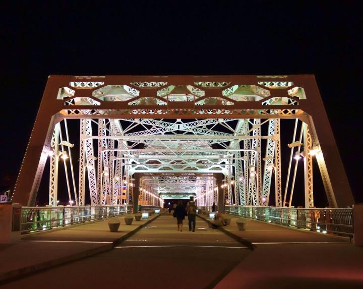 nashville pedestrian bridge
