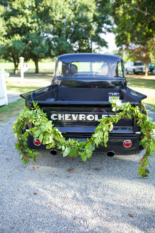 Wedding Car Decoration: 16 Ways to Decorate a Wedding Car 