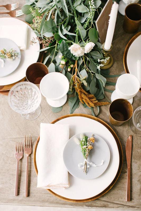 modern fall wedding place setting