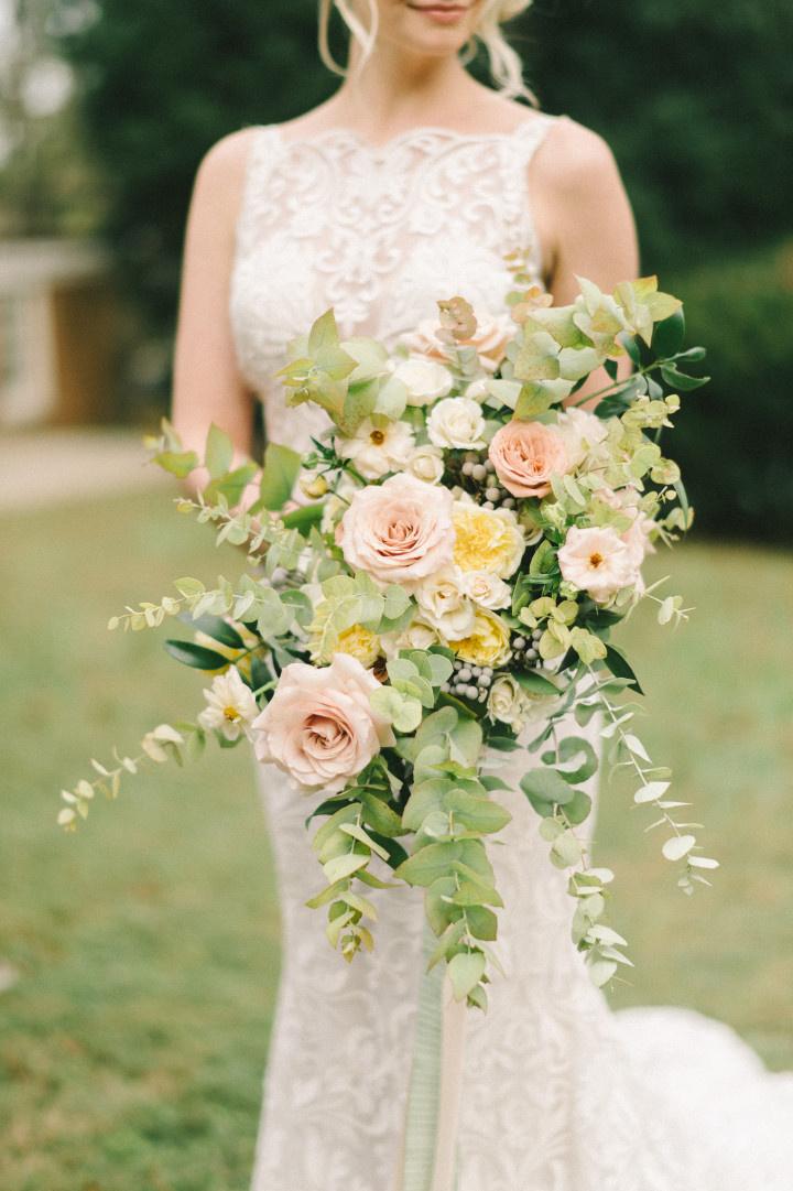 pastel bridal bouquet