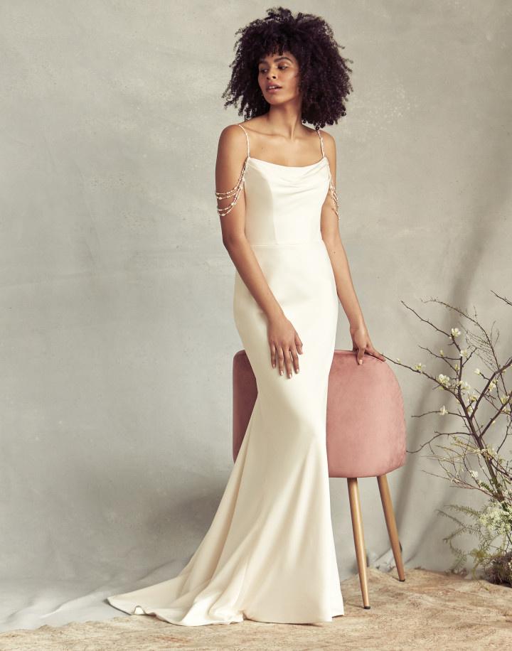 20 Beach Wedding Dresses for Easy, Breezy Style