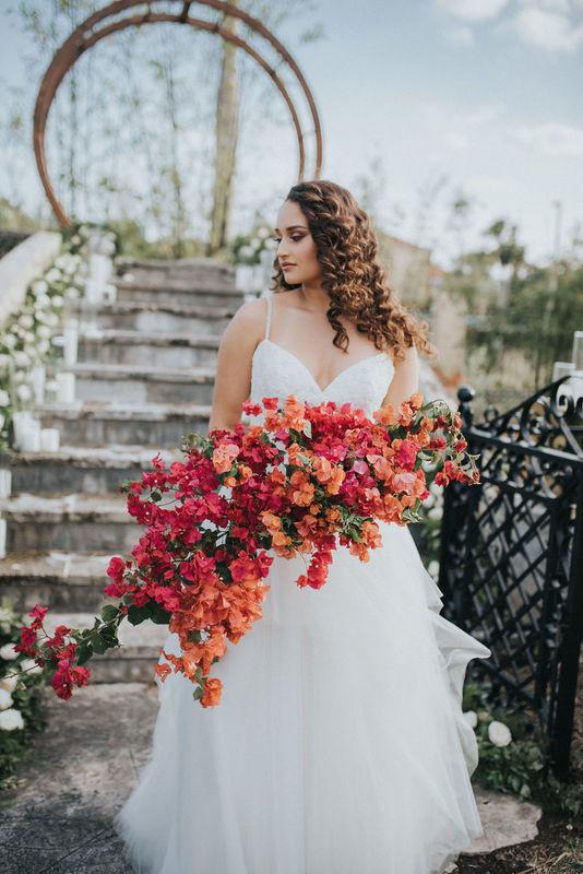 30 Summer Wedding Bouquets for Warm-Weather Events