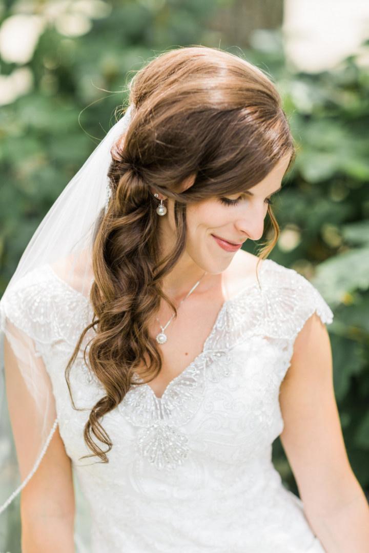 bridal hairstyles side ponytail with veil