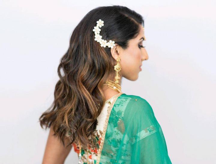 10 Amazing Modern Trendy Hairstyles For Saree To Try