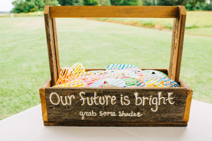 10 Creative Wedding Favor Display Ideas