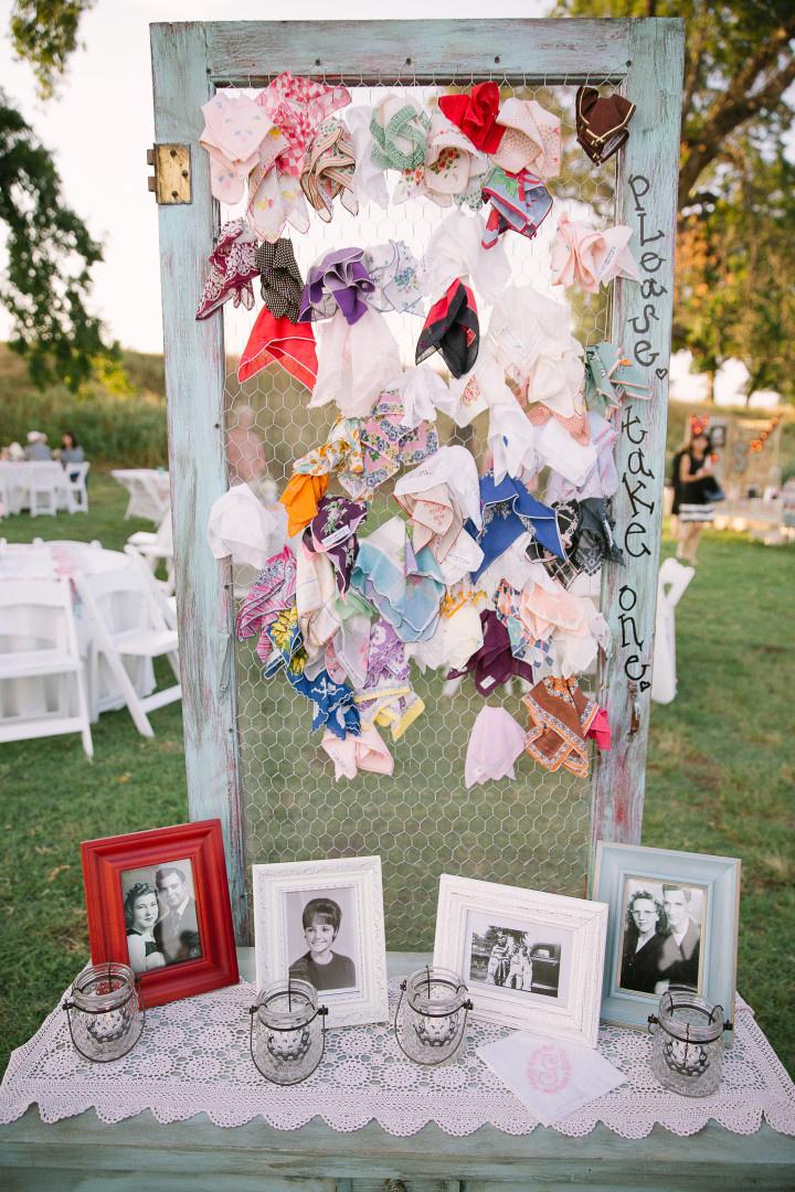 10 Creative Wedding Favor Display Ideas