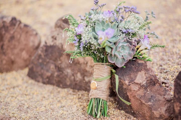 13 Beautiful Bouquet Wrap Ideas