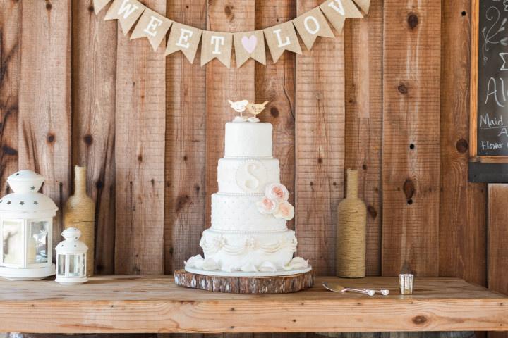 shabby chic wedding cake