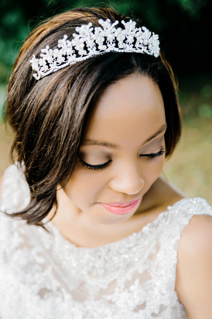 Short hairstyle with tiara 