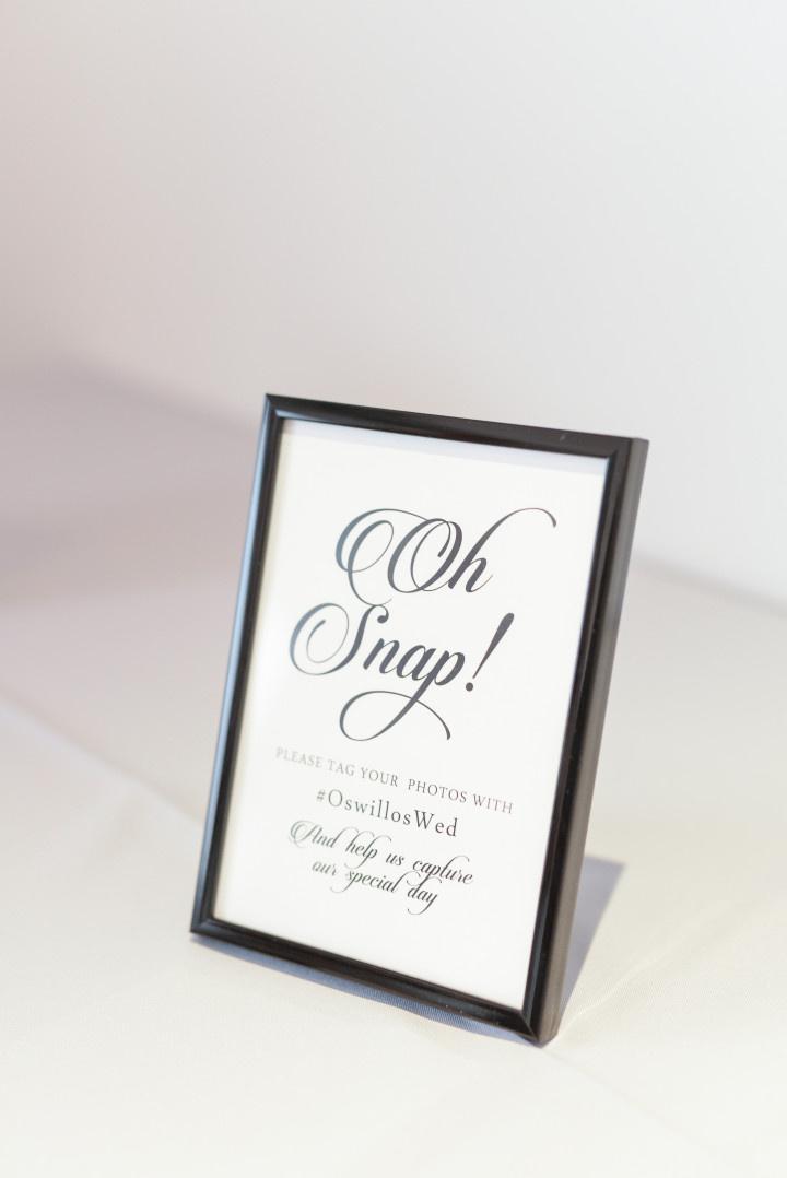 Clever & Punny Wedding Sign Ideas for Every Part of Your Day