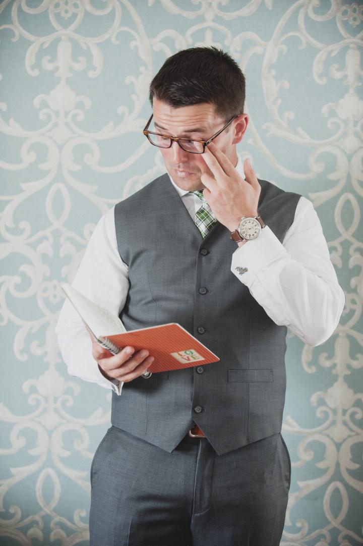 groom crying reading note 