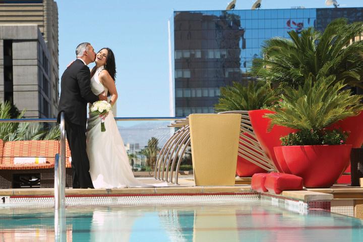 10 Destination Wedding Etiquette Tips You Need To Know