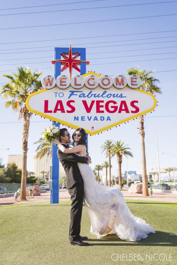 10 Amazing Las Vegas Wedding Dresses