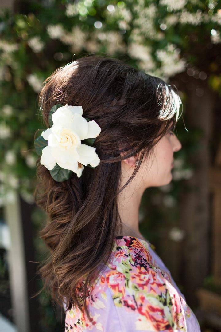 21 Easy Beach Wedding Hair Ideas for Brides