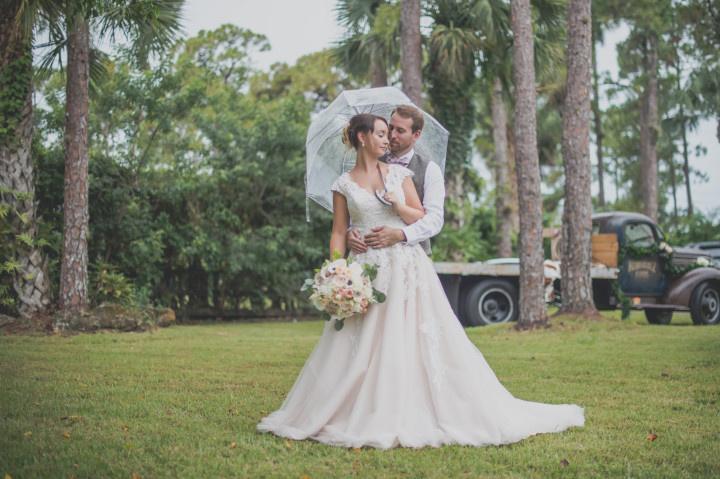 rainy day wedding pictures 